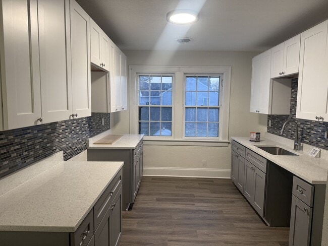 Photo - 840 Colonel Byrd St