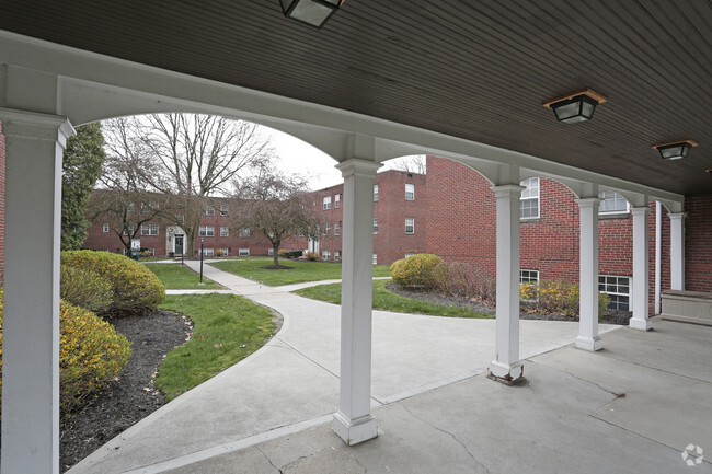 Building Photo - The Courtyards at Sewickley - South Rental