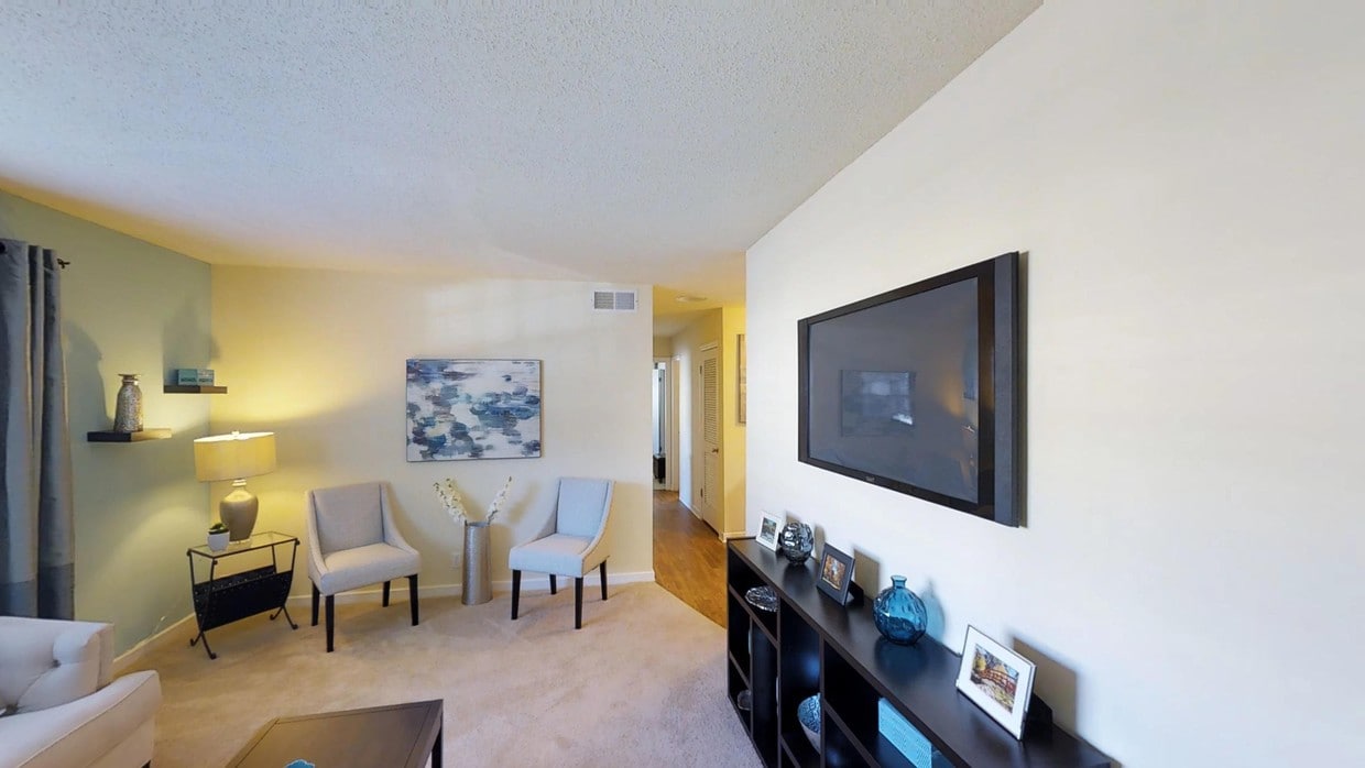 Photo - Chapel Tower- Students save up to 10%! Apartments