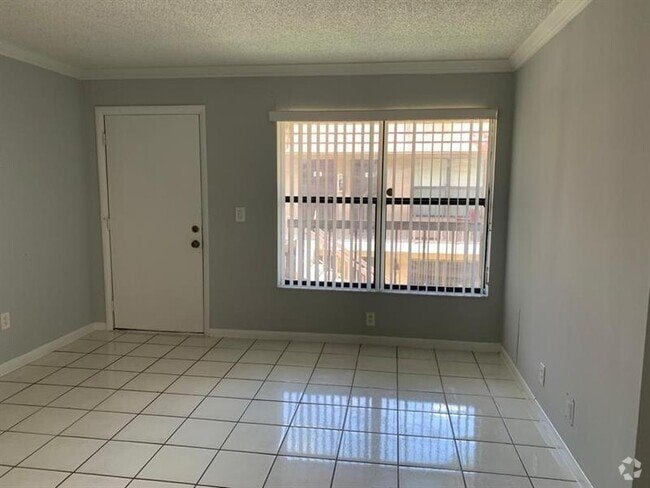 Building Photo - 14863 SW 104th St Rental