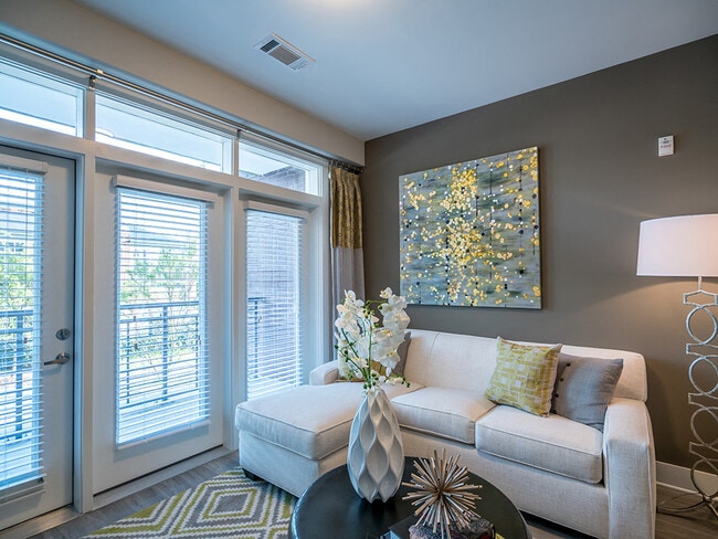 Link Apartments® Glenwood South