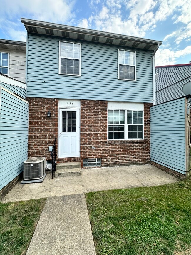 Photo - 135 E Pike St