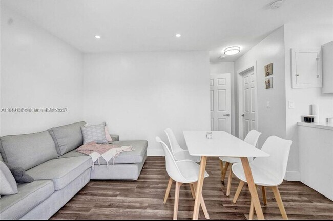 Photo - 685 SW 7th Terrace Unit 3