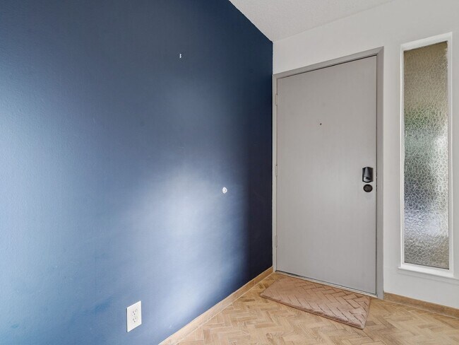 Photo - 2 Bd/1 Ba Farm Hill Condo - Top-floor Unit...