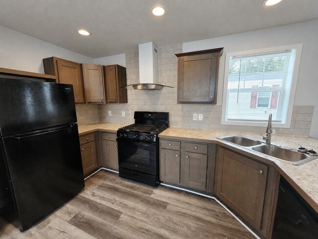 Photo - 46 Parakeet Hill Dr