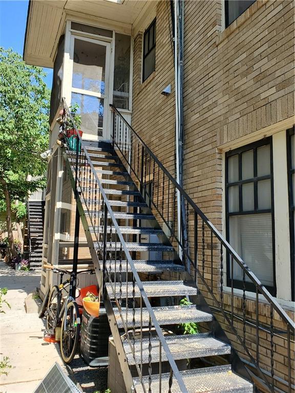 Photo - 705 1/2 Graham Pl