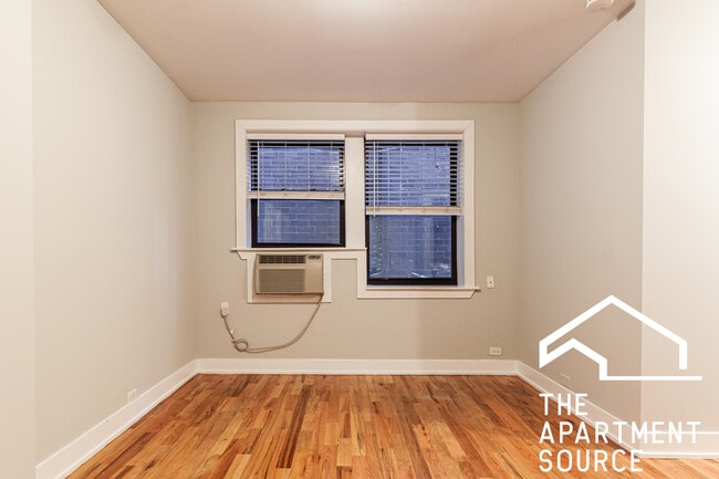 Photo - 837 W Wolfram St Unit 105