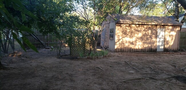 Photo - 210 W 14th St