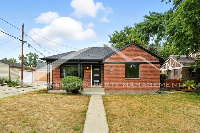 Gorgeous Home with Washer/Dryer and 2-Car ... - Gorgeous Home with Washer/Dryer and 2-Car ...