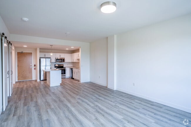 1BR, 1BA - 930SF