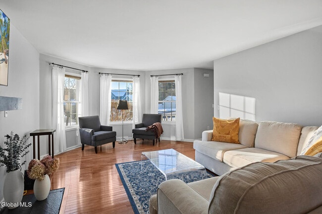 Photo - 8 Backstretch Ct