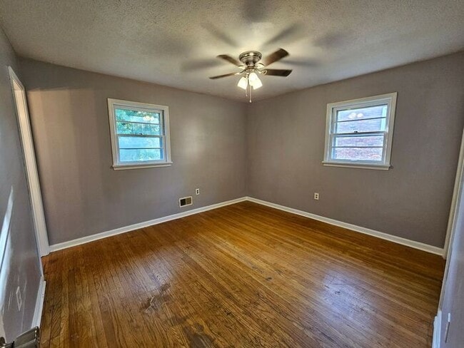 Photo - Spacious 3 Bedroom, 1.5 Bath House with Detached Garage