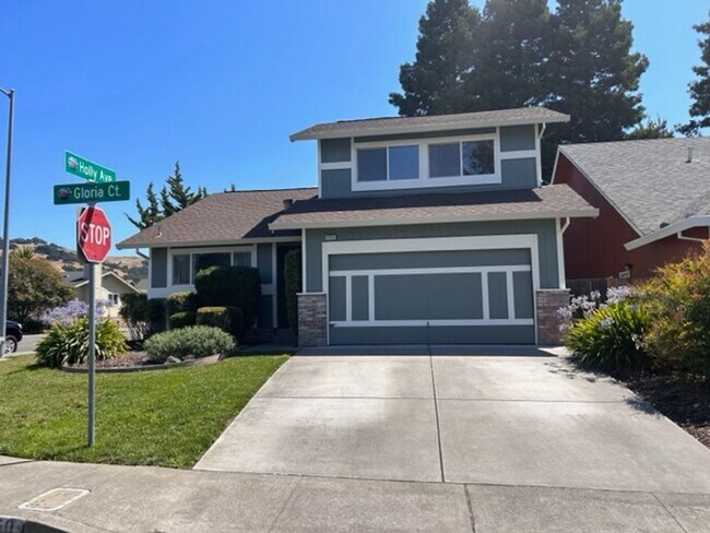 Photo - Two Level G Section Home!