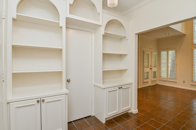 Building Photo - 294 Sugar Berry Cir Rental