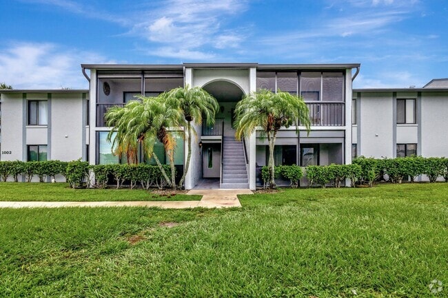 Building Photo - 1002 Green Pine Blvd Unit F2 Rental