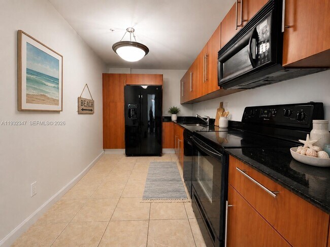 Photo - 3001 S Ocean Dr Unidad 645