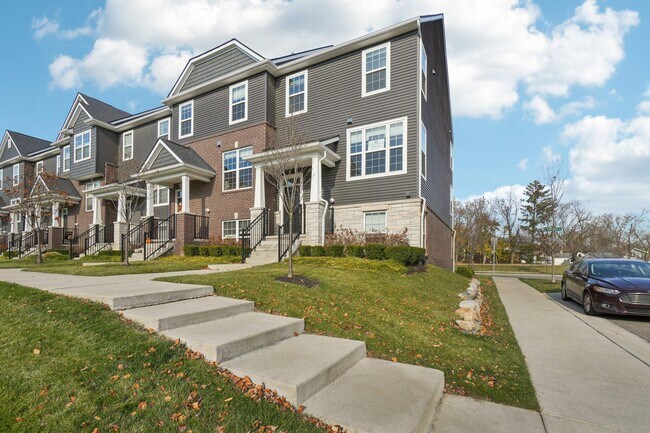 Photo - 202 N Sydney Ct