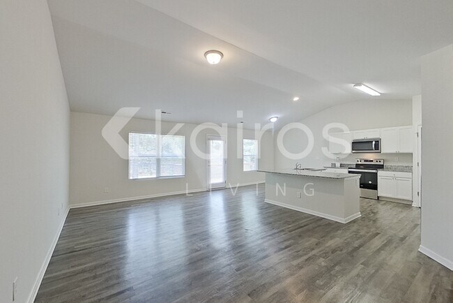 Photo - 1164 Silvertrace Dr