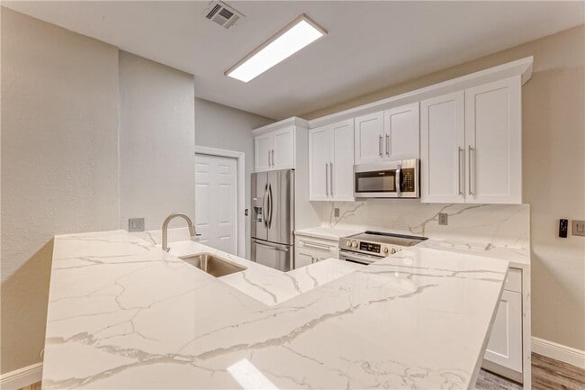 Photo - 3117 Enclave Way