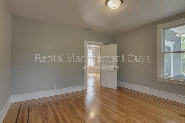 Photo - 1500 N Irving Ave