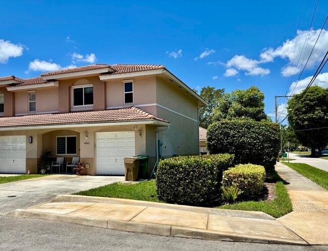 Photo - 4901 Palm Garden Ln