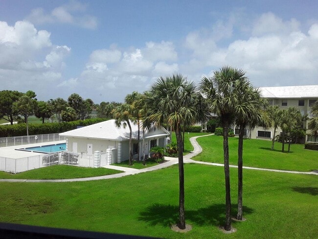 Photo - 3501 Village Blvd Unidad 403