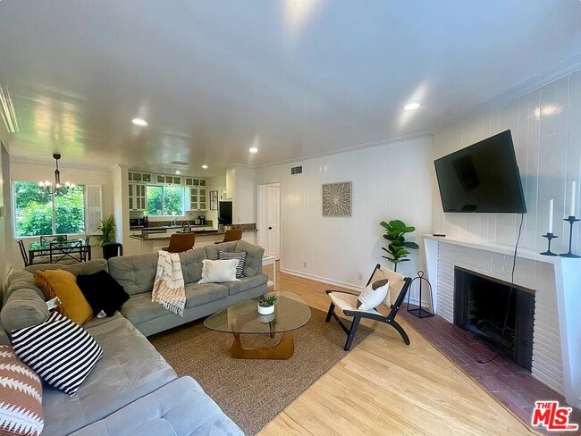 Photo - 938 6th St Condo Unit 4