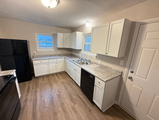 Photo - 3 Bed 1 Bath Springfield, MO