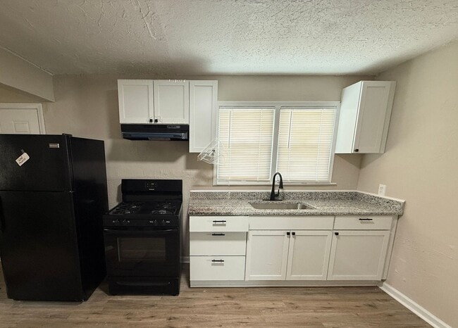 Photo - 20531 Moenart St