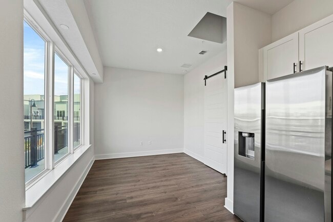 Photo - 850 TETBURY Lp Unit 850