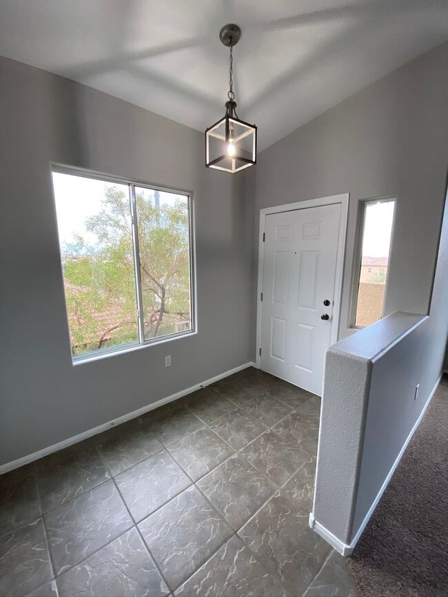 Photo - 2 BEDROOM CONDO WITH MOUNTAIN VIEWS!