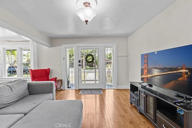 Photo - 228 Jacaranda Pl