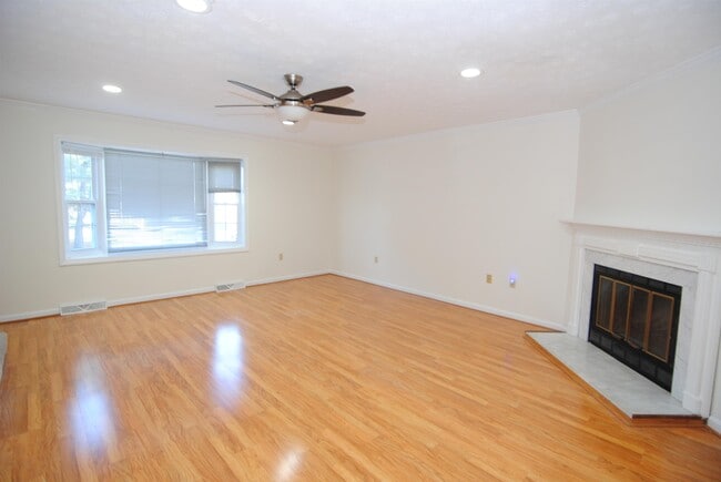 Photo - 37 Cadogan Way