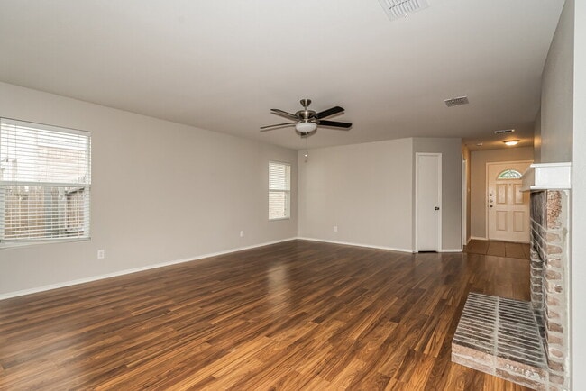 Photo - 1640 Diamond Lake Trail