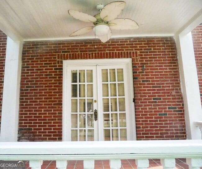 Photo - 825 North Avenue NE