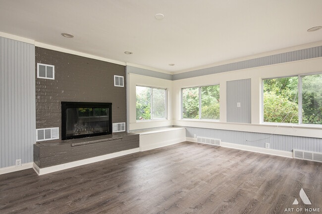 Photo - 923 W Plainfield Rd