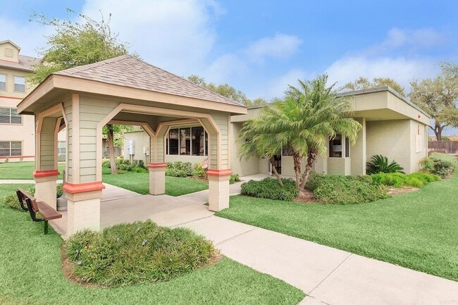 Photo - 200 W Yoakum Ave