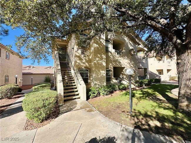 Photo - 5415 W Harmon Ave Unidad 1042