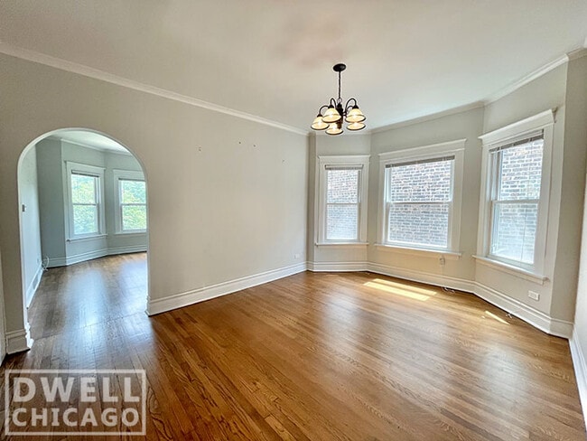 Building Photo - 3818 N Kenneth Ave Unit 2