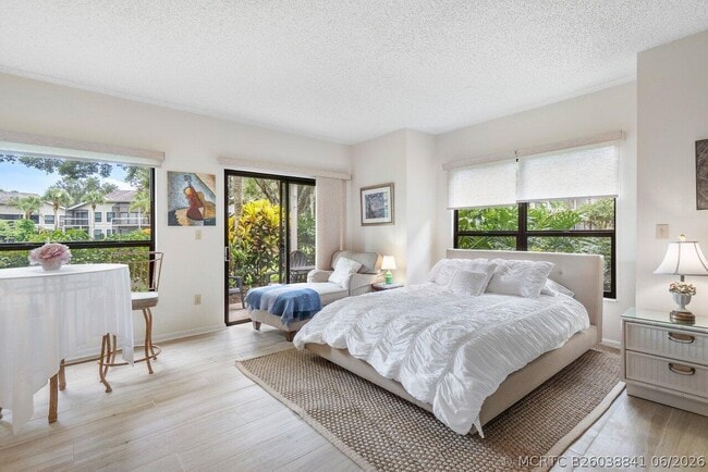 Building Photo - 11863 Wimbledon Cir Unit 427