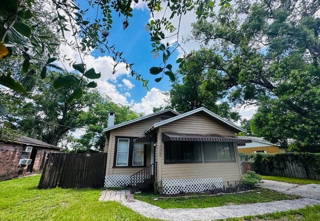 Building Photo - 728 Columbia St Unit 728 COLUMBIA A