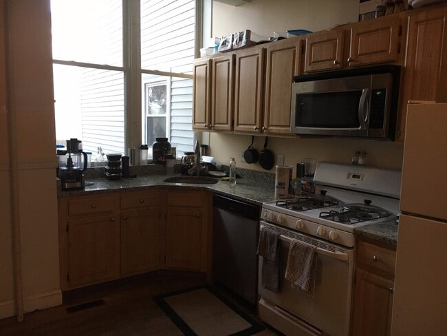 Photo - 76 Linden St Unit 1