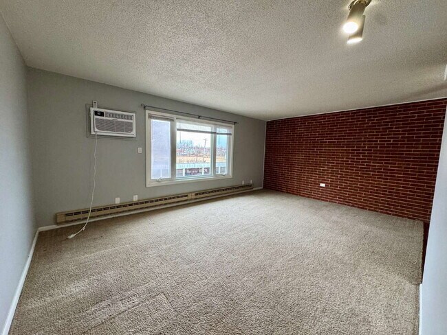 Photo - 445 Elm Pl Unit L-24