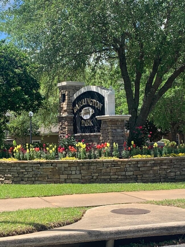 Building Photo - 2801 Chancellorsville Dr Unit 312