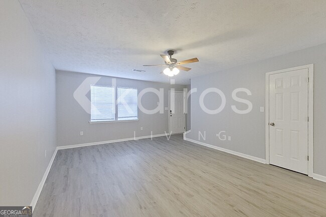 160 Deer Pkwy