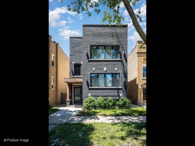 Building Photo - 5746 N Washtenaw Ave