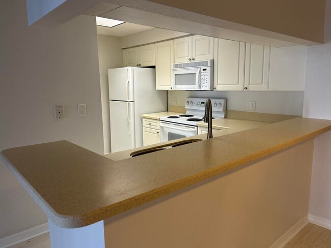 Photo - 3021 Alcazar Pl Unit 204