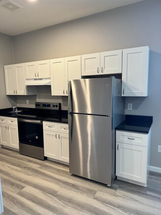 Building Photo - 45 Monarch Wy Unit 104