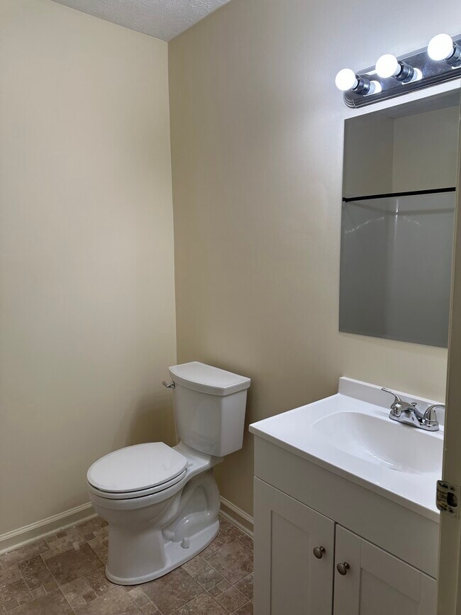 Photo - 117 E Main St Unit 2