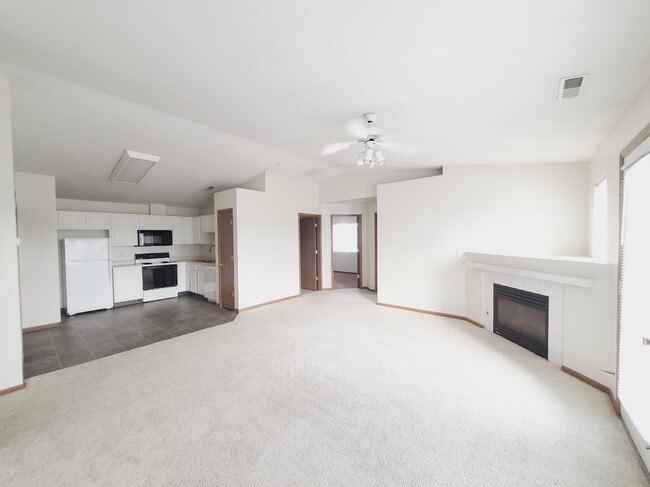 Building Photo - 1230 Murray St NE Unit 10